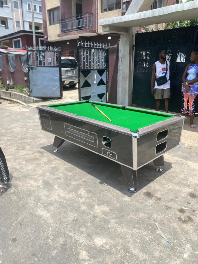 Coin snooker board